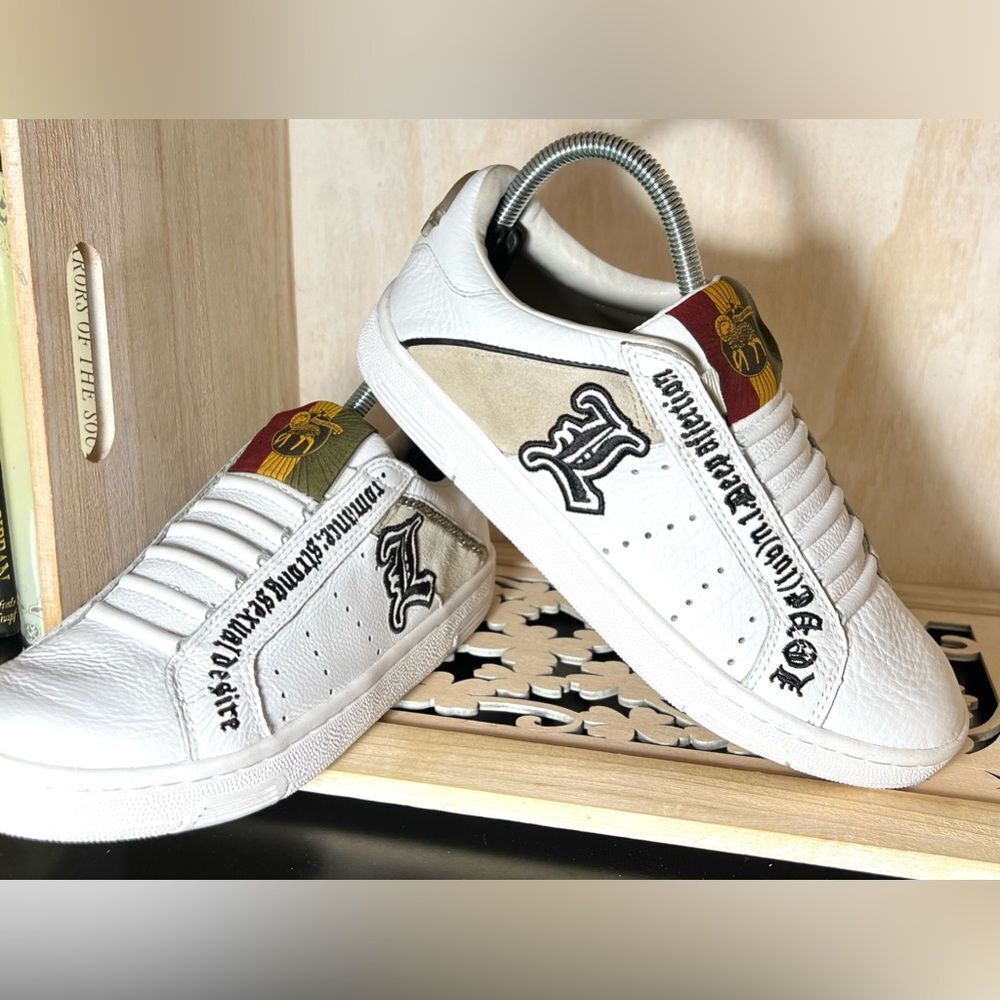 NWOT LAMB Gwen Stefani Sneaker Size 7.5 w/Silver LAMB Keychain & Dust bag *RARE